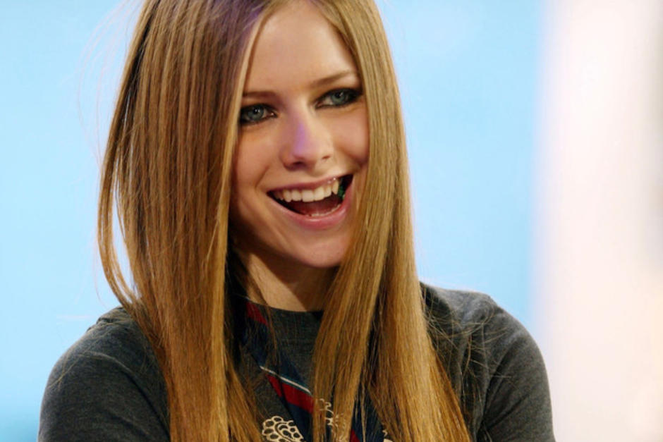Avril Lavigne reapareció en una entrega de premios. (Foto: AFP)