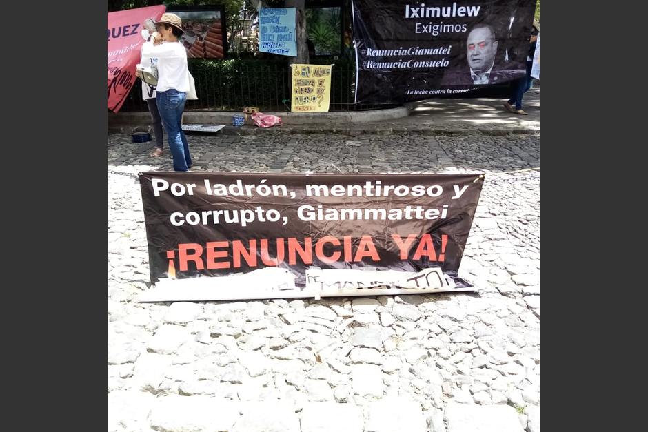 Una manifestación en contra del presidente Alejandro Giammattei en la Antigua Guatemala. (Foto: Gala Periodismo a Fondo)