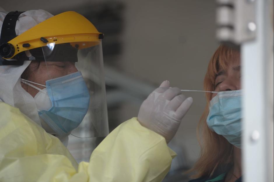 El Laboratorio Nacional de Salud confirmó que la variante Ómicron es la que continúa predominando en Guatemala. (Foto: Archivo/Soy502)