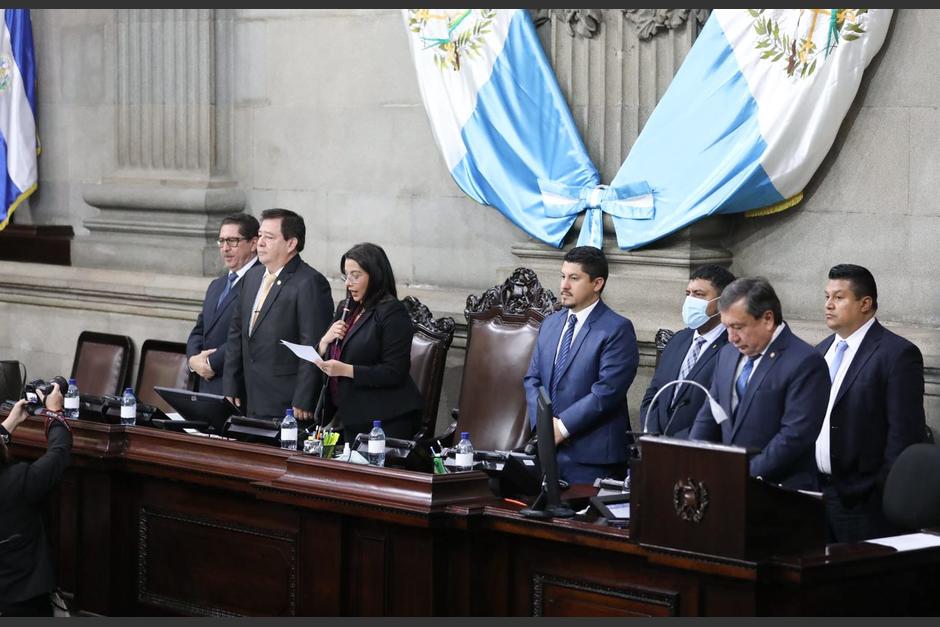 Los diputados participan en una sesión plenaria donde discuten el futuro de la iniciativa 6076. (Foto: Congreso)