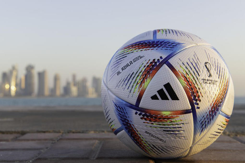 El balón del Mundial cuenta con una nueva tecnología que necesita ser recargada por USB. (Foto: ilustrativa/AFP)