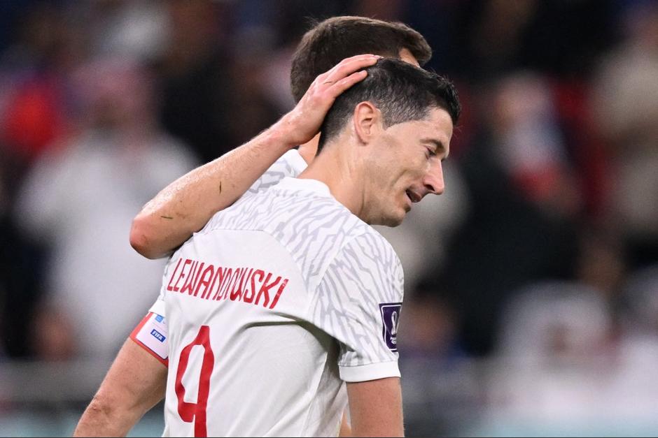 Lewandowski quita el cero para Polonia que se despidió del Mundial de Qatar. (Foto: AFP)