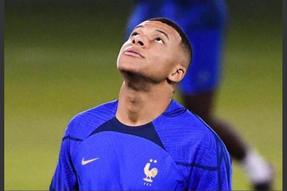 Mbappé le pegó un pelotazo a un aficionado y le pidió disculpas. (Foto: Instagram)