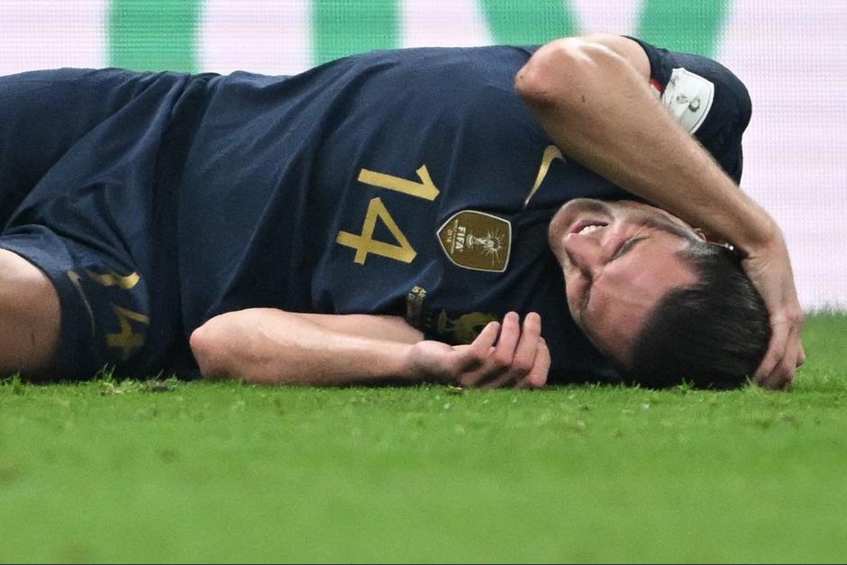 Adrien Rabbiot fue uno de los sustituidos tras sufrir un severo golpe en la cabeza. (Foto: AFP)