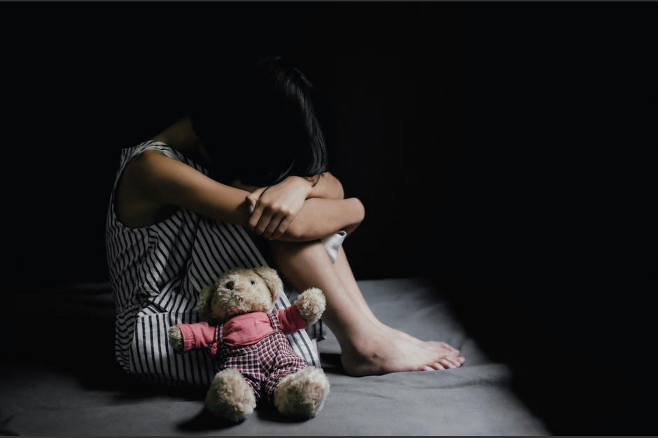 Hombre enfrentará proceso penal por presuntamente violar a niña durante 5 años. (Foto: Shutterstock)