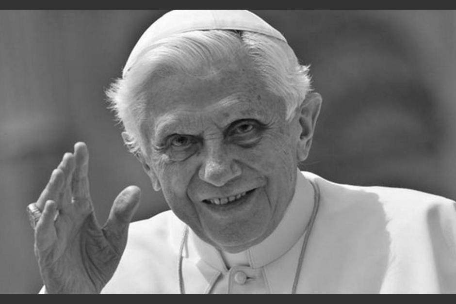 Tras presentar fuertes quebrantos de salud, Benedicto XVI falleció a los 95 años. (Foto: El Sol de México)