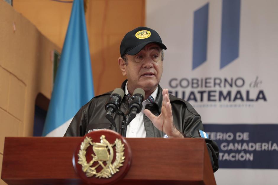 El presidente de la República, Alejandro Giammattei ofreció un apoyo económico de 1 mil quetzales para pequeños agricultores. (Foto: AGN)