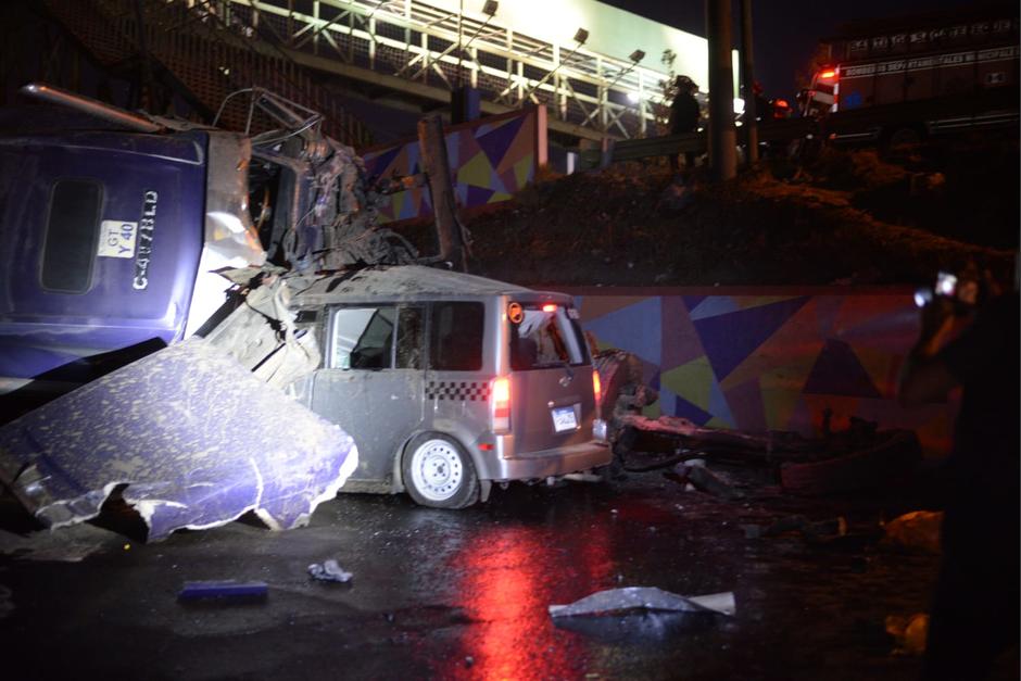 Al menos seis vehículos estuvieron involucrados en el accidente de tránsito. (Foto: Wilder López/Soy502)