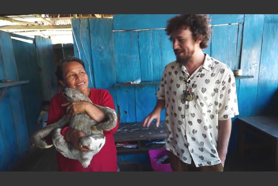 Luisito Comunica visitó a una familia que tenía animales exóticos como mascota. (Foto: captura de pantalla)