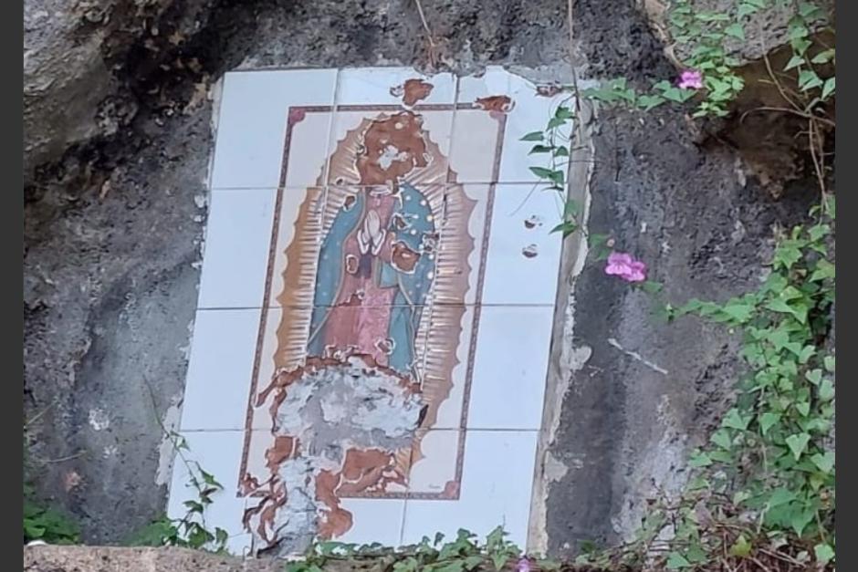Desconocidos dañaron la imagen de la Virgen de Guadalupe en el Parque Cerrito del Carmen. (Foto: redes sociales)