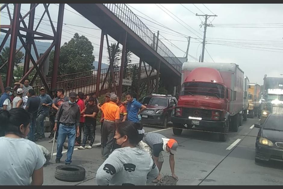 La ruta al Pacífico se encuentra bloqueada por los manifestantes. (Foto: Municipalidad de Villa Nueva)