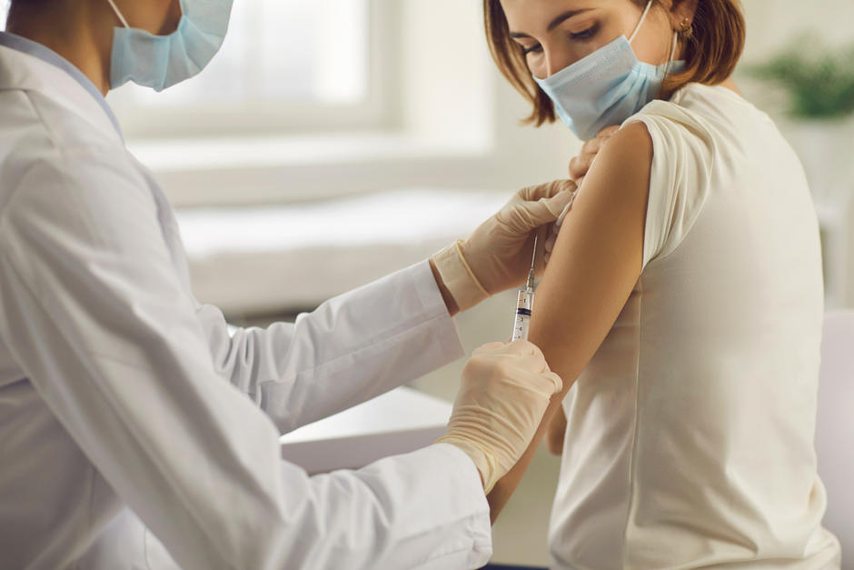 Este fin de semana continuarán las jornadas de vacunación contra el Covid-19. (Foto: Shutterstock)