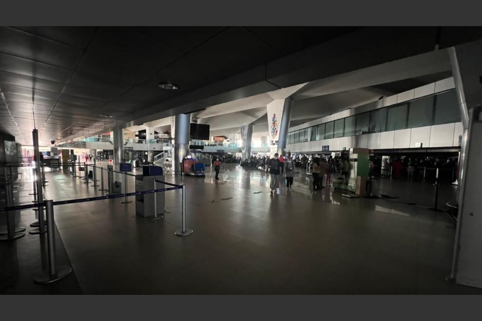 Los usuarios reportan una falla de energía en el aeropuerto nacional. (Foto: cortesía)&nbsp;