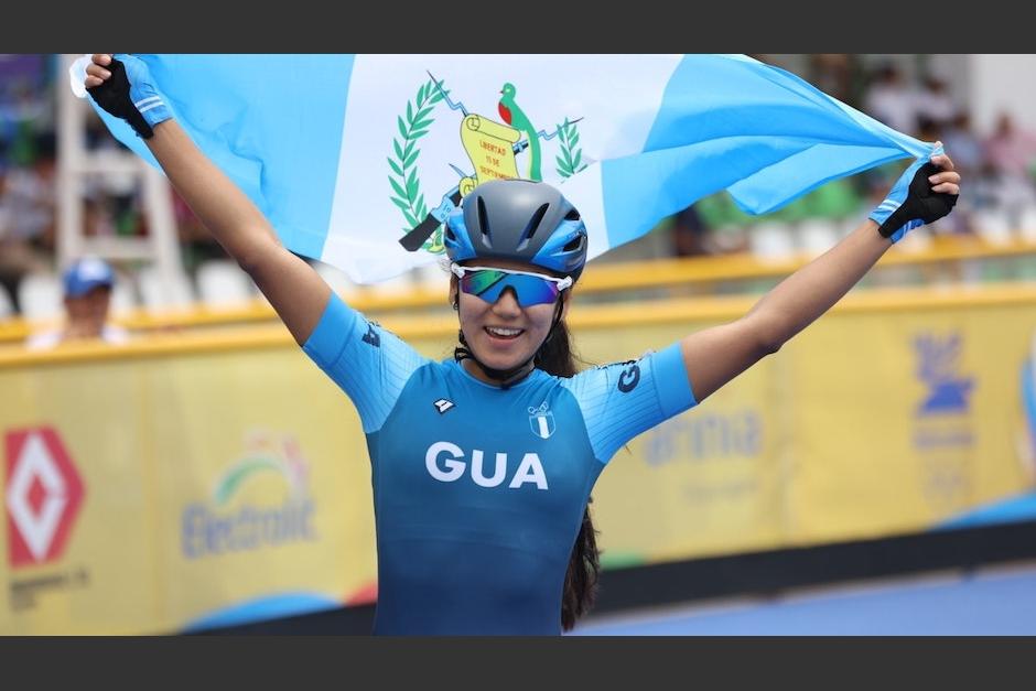 La patinadora guatemalteca se adjudica la primera medalla de oro. (Foto: CDAG)