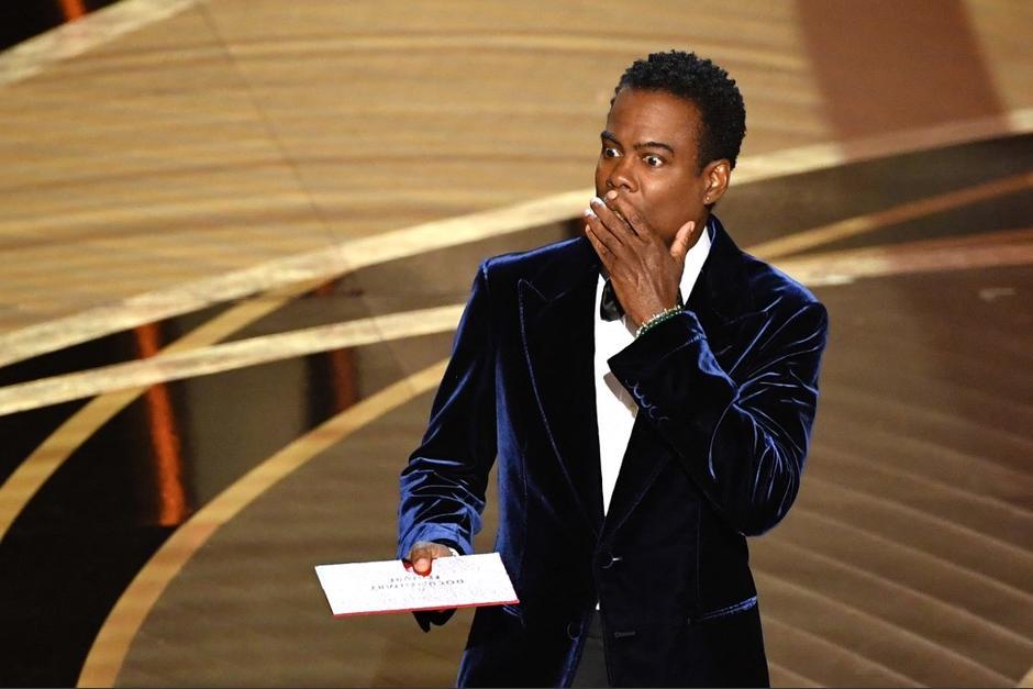 El humorista Chris Rock habló públicamente en Londres sobre la bofetada que Will Smith le propinó en los premios Oscar. (Foto ilustrativa: AFP)