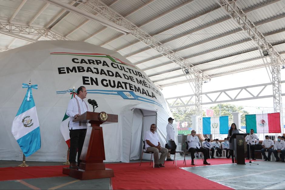 El presidente Alejandro Giammattei participó en la inauguración de una Carpa Cultural de la Embajada de México, la cual se desarrollará en el municipio de Palencia. (Foto: Embajada de México en Guatemala)