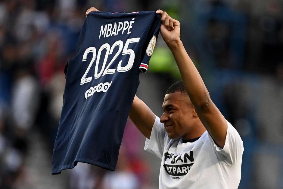 Mbappé desveló los rumores y renovó con el PSG hasta el 2025. (Foto: AFP)