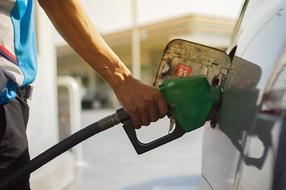 Las gasolineras actualizaron los precios que estarán vigentes para los próximos días y en estas se refleja un descuento en el precio del galón de diésel. (Foto: Shutterstock)