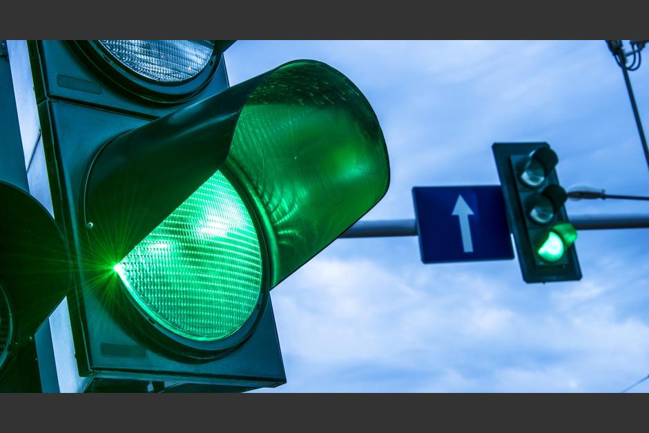 La Municipalidad tiene planeado lanzar a licitación la modernización de los semáforos a inicios de 2023. El proyecto podría durar más de un año en su ejecución. (Foto: Shutterstock)