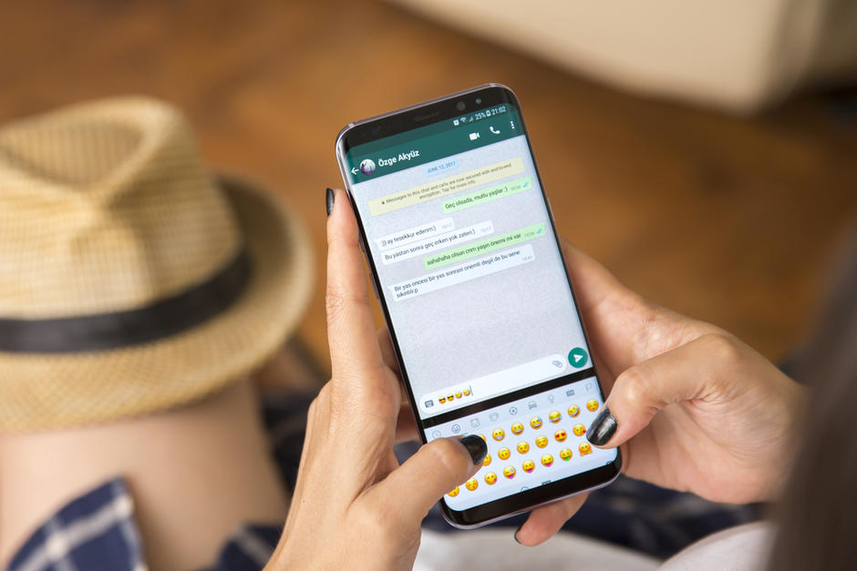 WhatsApp permitirá silenciar automáticamente los chats de grupos que cuenten con gran número de participantes. (Foto: Shutterstock)&nbsp;