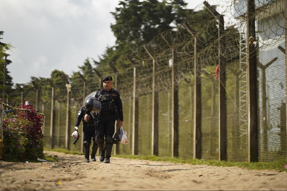 Policías investigan las fugas de los reos de la diferentes prisiones del país. (Foto: Ministerio de Gobernación)