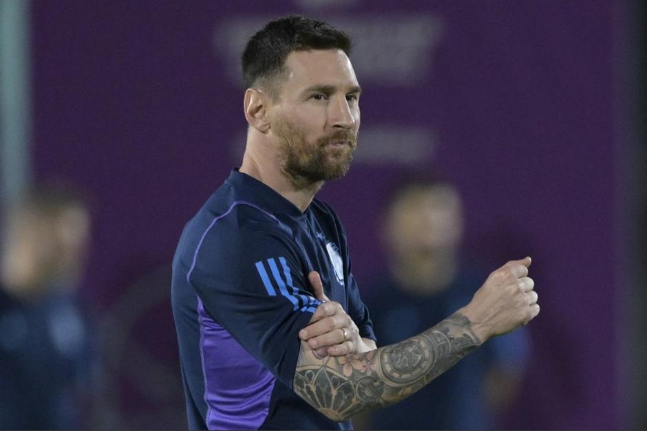 Messi es la estrella de Argentina y su equipo necesita dos triunfos para pasar a la siguiente ronda. Ya no tiene chances de perder. (Foto: AFP)