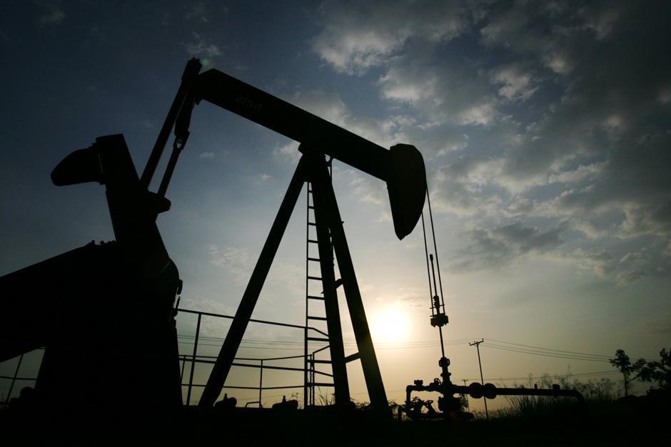 Los precios del petróleo continuaron subiendo el miércoles ante la posibilidad de una reducción de oferta por parte de la OPEP y sus aliados en la Opep+. (Foto: Archivo/Soy502)