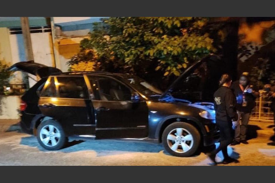 Esto sucedió con el carro que estuvo involucrado en un ataque armado en contra de dos agentes de la PMT. (Foto: PNC)