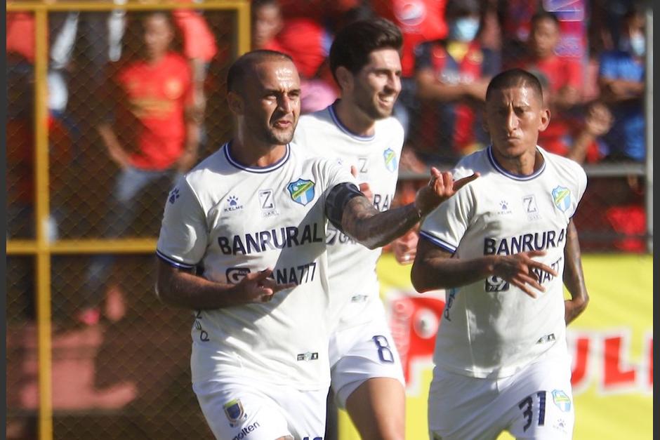 José Manuel Contreras celebra uno de los goles de Comunicaciones conseguidos en el estadio El Trébol. (Foto: Comunicaciones FC)