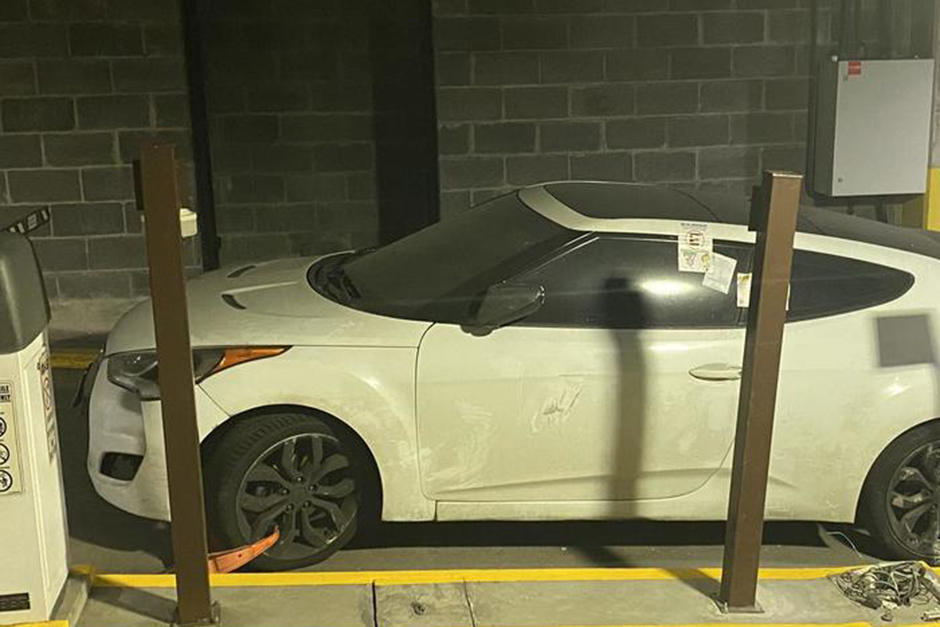 El carro estuvo parqueado en un centro comercial desde mediados de junio y finalmente, habría sido liberado. (Foto: redes sociales)