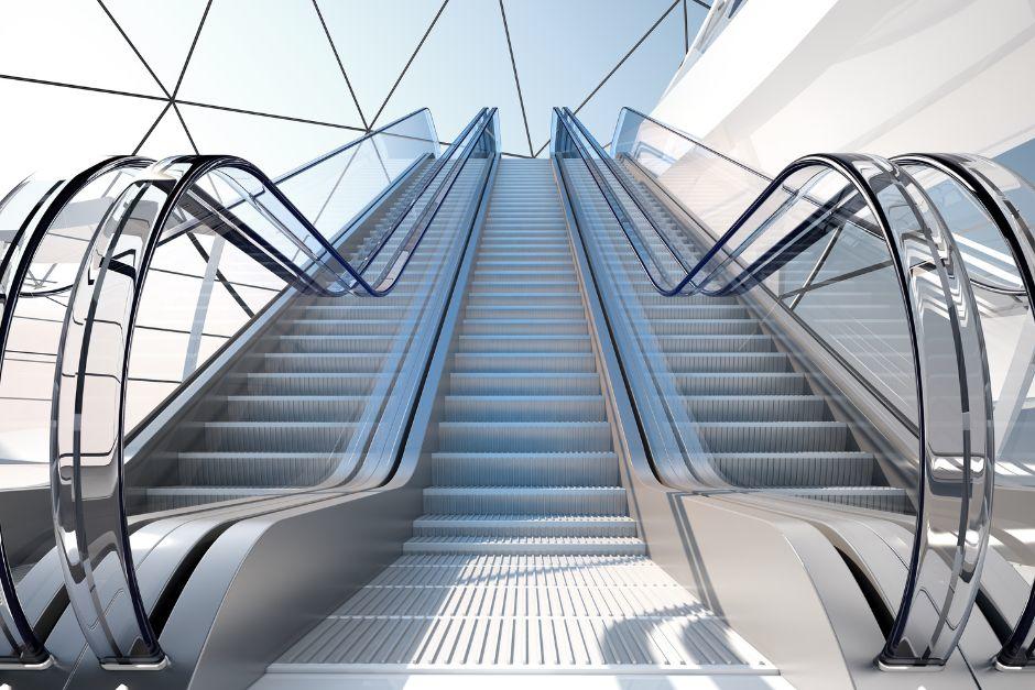 El Aeropuerto La Aurora contará con nuevos elevadores y escaleras eléctricas. (Foto: Shutterstock)