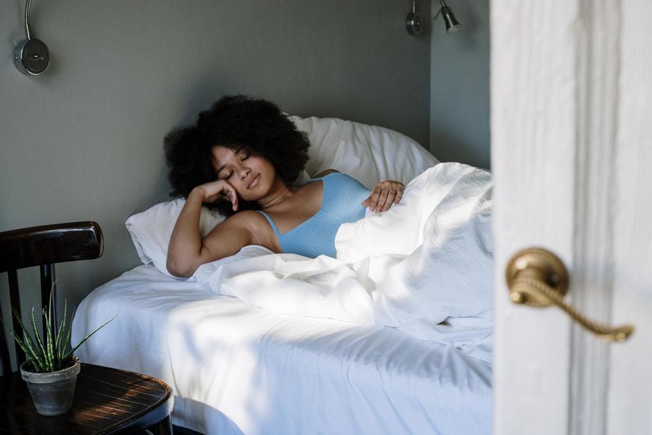 Revelan la regla de los 10 segundos para combatir el sueño que te ayudará a salir de la cama. (Foto: Cotton Studio)