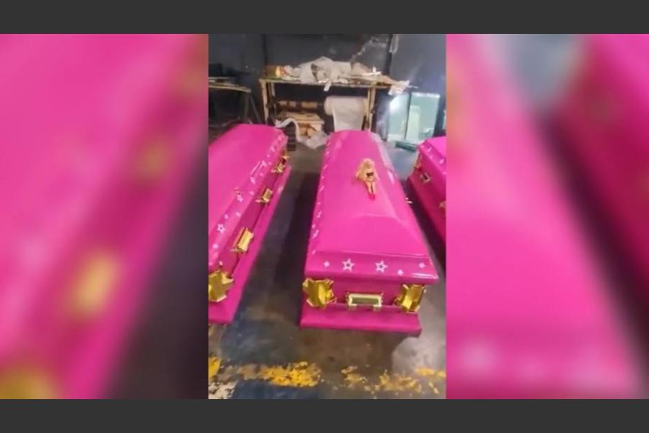 Funeraria ofrecen ataúdes rosados en honor a la película "Barbie".&nbsp;(Foto: Captura de video)
