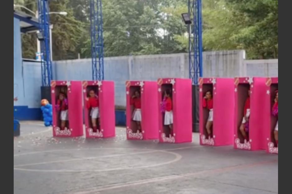Las guatemaltecas presentaron una coreografía inspirada en la película "Barbie". (Foto: captura de video)