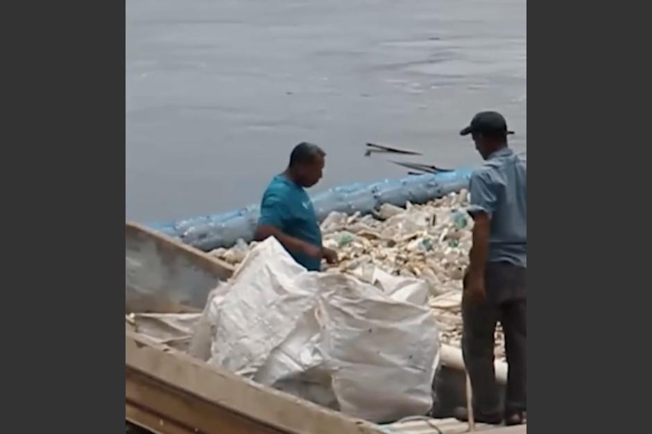 Denuncian que las biobardas instaladas en ríos de Guatemala no funcionan para detener el plástico que está contaminando. (Foto: captura de video)