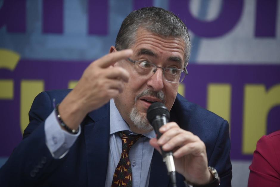 El candidato presidencial de Semilla, Bernardo Arévalo, habló sobre las acciones que tomarían por la supuesta campaña negra en su contra. (Foto: Wilder López/Soy502)