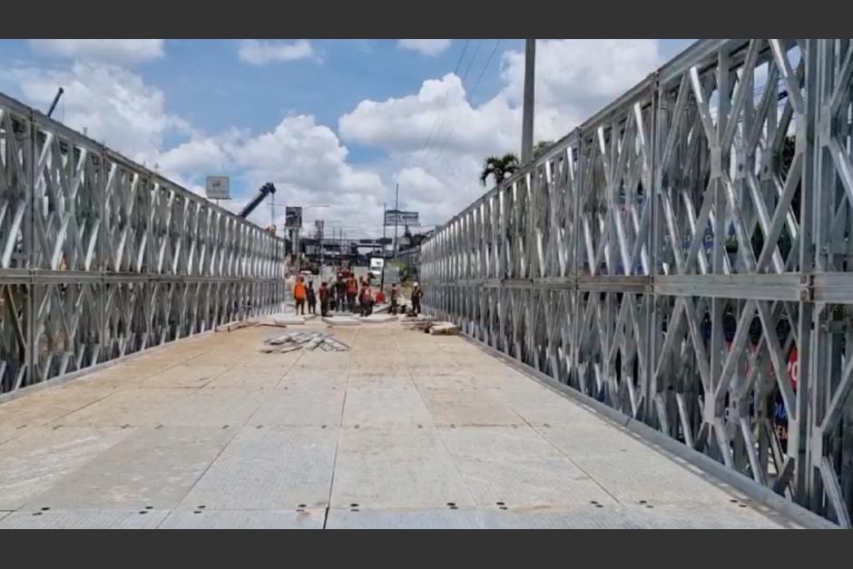Los trabajos en la instalación del puente modular en la ruta al Pacífico están por finalizar. (Foto: captura de video)