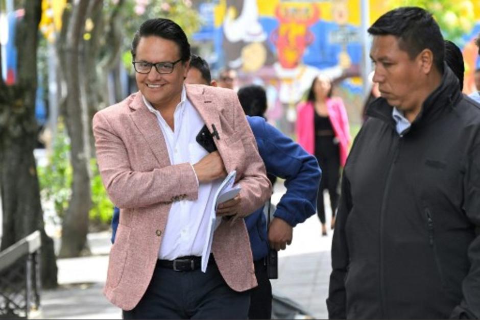 Medios ecuatorianos revelaron nuevas imágenes de los supuestos sicarios huyendo de la escena del crimen. (Foto: AFP)