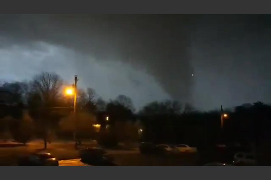 Un&nbsp;poderoso tornado&nbsp;provocó incidentes en&nbsp;Tennessee, Estados Unidos.&nbsp;(Foto: captura de video)