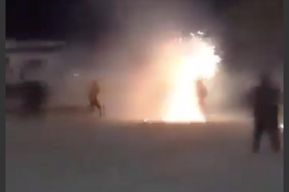 Captan en video una explosión en una bodega de pirotecnia en México. (Foto: captura de video)