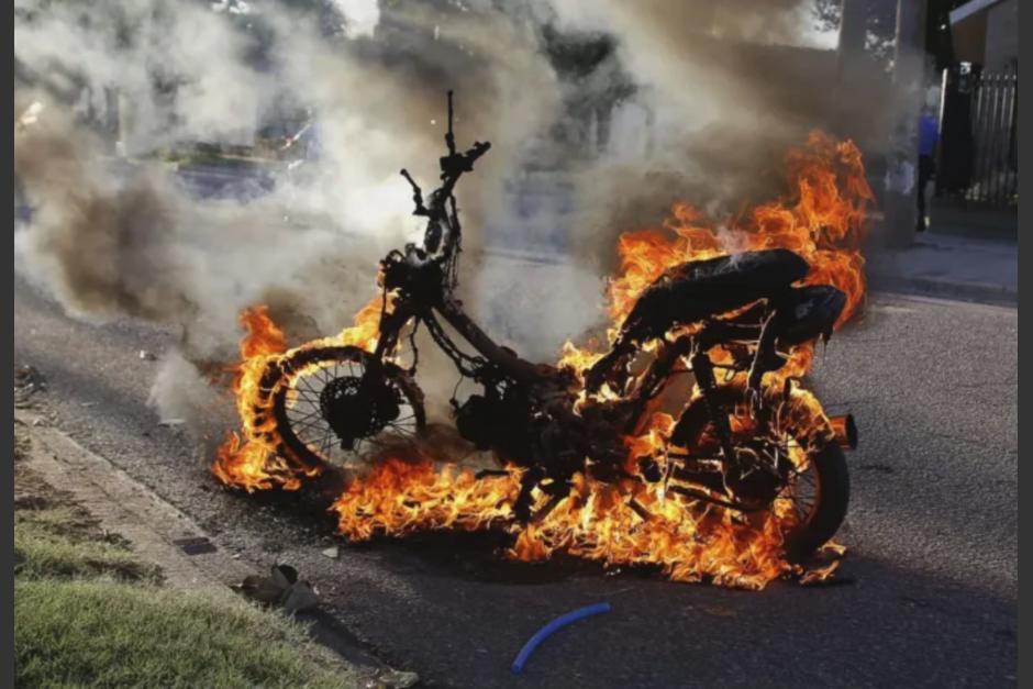 Bomberos Municipales reportaron una moto incendiada en zona 10. (Foto ilustrativa: TLSDiario)&nbsp;