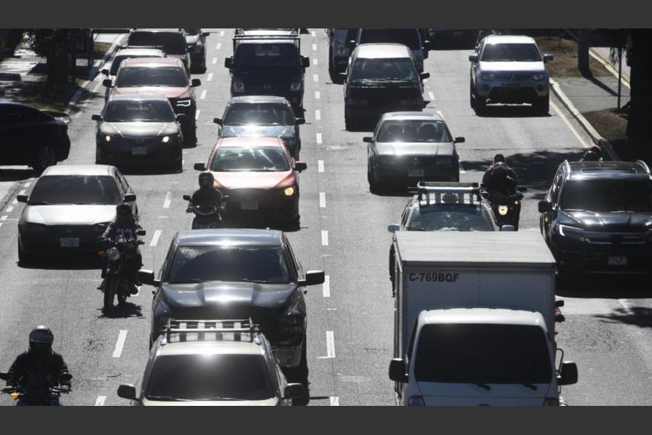 Se reporta tráfico lento en algunas áreas. (Foto: Soy502/Archivo)