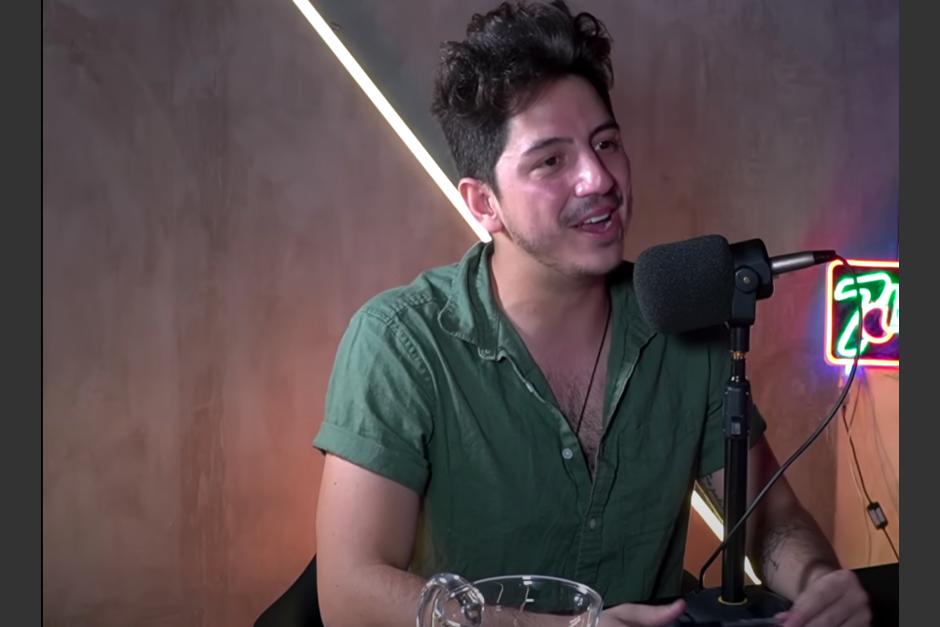 El podcaster Alejandro Sago vivió un momento incómodo tras intentar hacer una broma a tiktoker mexicano. (Captura video)