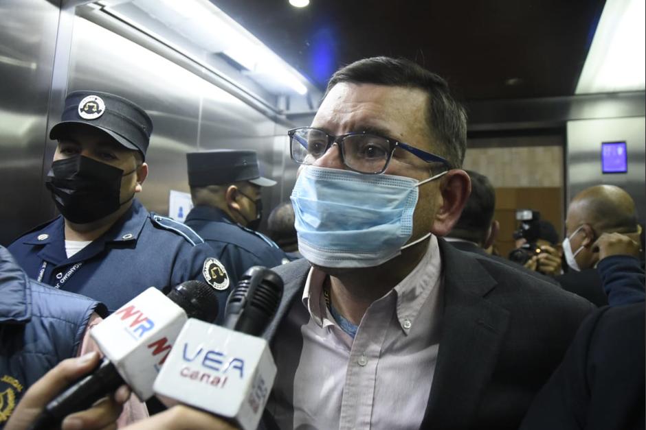 Manuel Baldizón fue trasladado a Tribunales luego que localizaran un celular en su celda. (Foto: Cortesía)&nbsp;