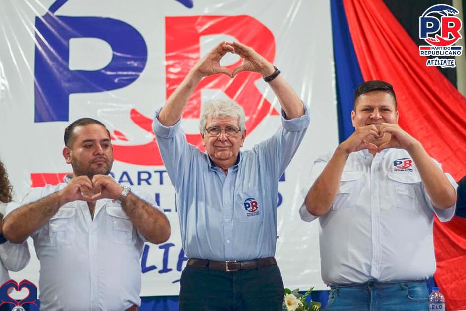 El exvicepresidente Rafael Espada fue proclamado como candidato presidencial. (Foto: Partido Republicano)
