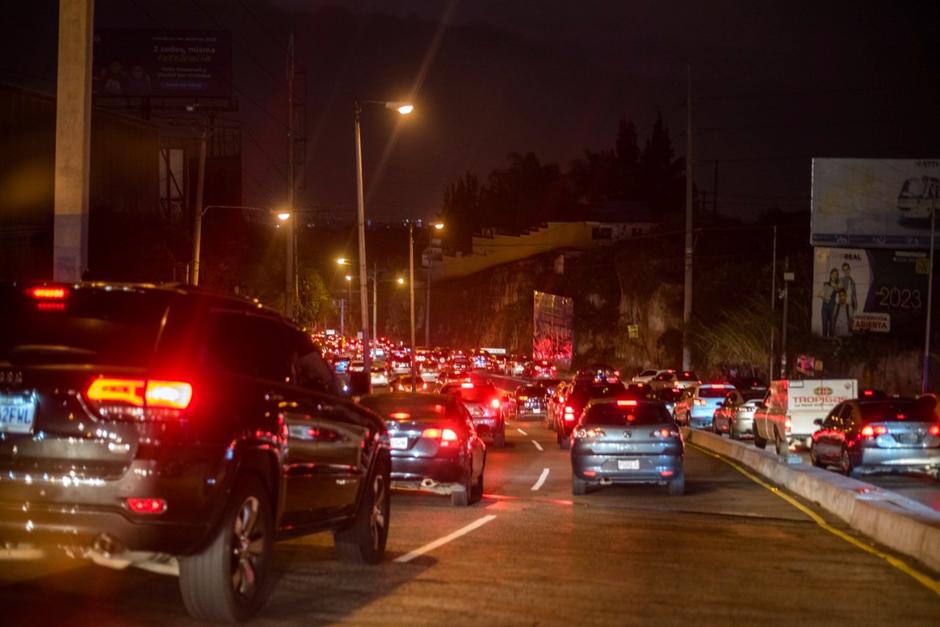 El proyecto vial genera una movilidad constante durante 15 minutos para ingresar a la ciudad de Guatemala. (Foto: Wilder López/Soy502)