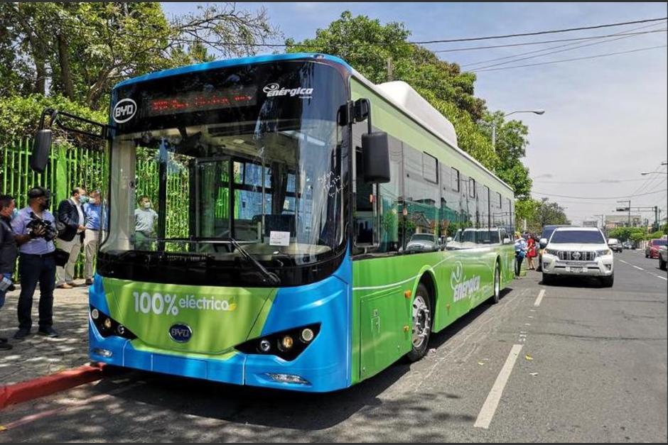 El 16 de enero, la comuna ratificó la adquisición de los buses eléctricos que se utilizarán en la línea 5 del Transmetro. (Foto: Soy502)