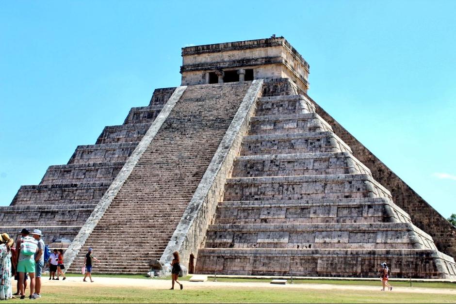 Desde 2008, las autoridades mexicanas han prohibido que turistas escalen la estructura arqueológica. (Foto:&nbsp;Koenig James)