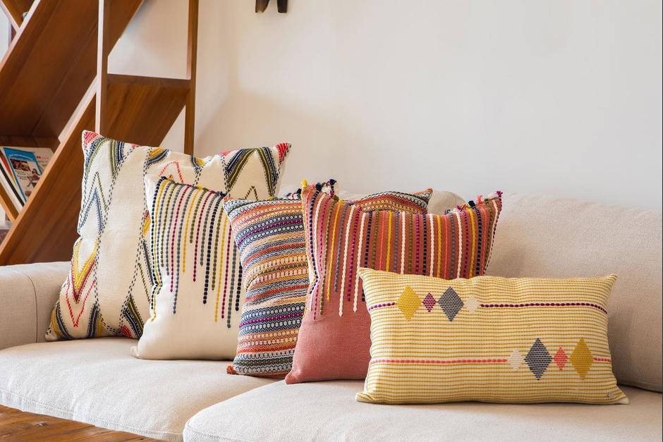 Si bien sus productos son personalizados, siguen siendo inspirados en tejidos tradicionales. (Foto: Alejandro de Leon Photo)