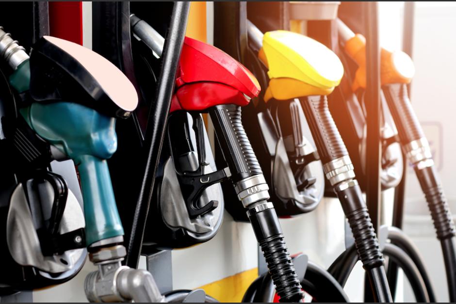 Los precios de los combustibles reportan una baja este lunes en la zona urbana y se espera que en las próximas horas se aplique a todas las estaciones en el país. (Foto: Ilustrativa/Shutterstock)
